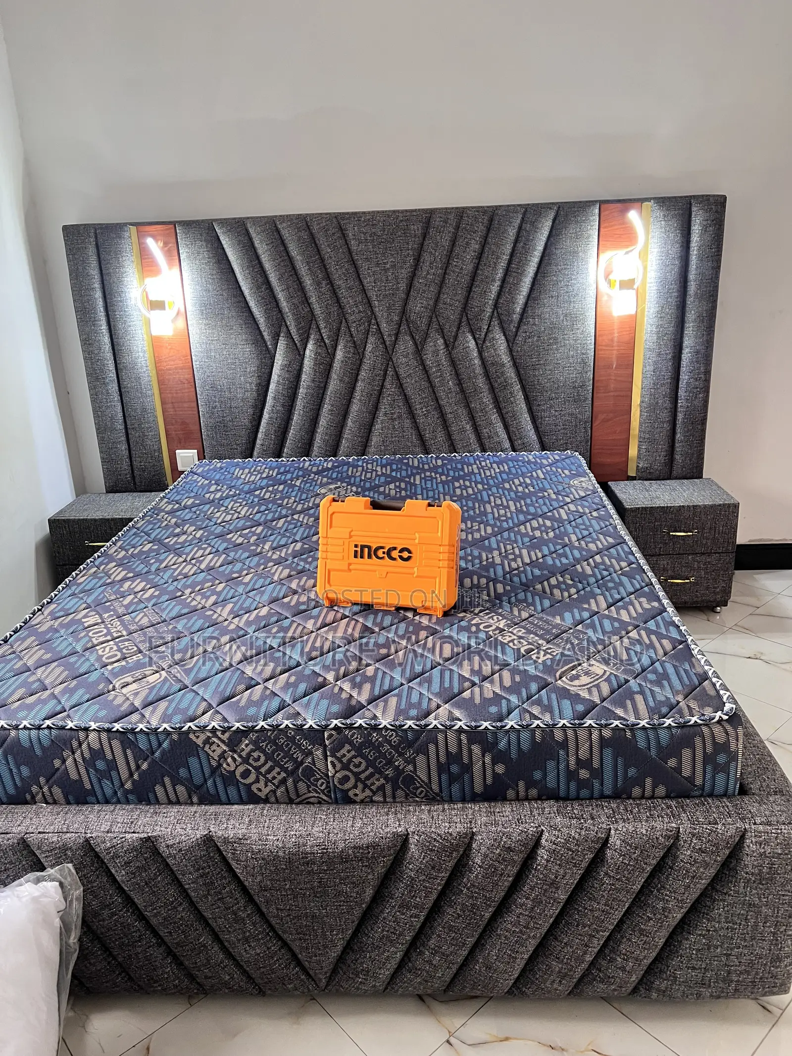 A Gray Light Bed