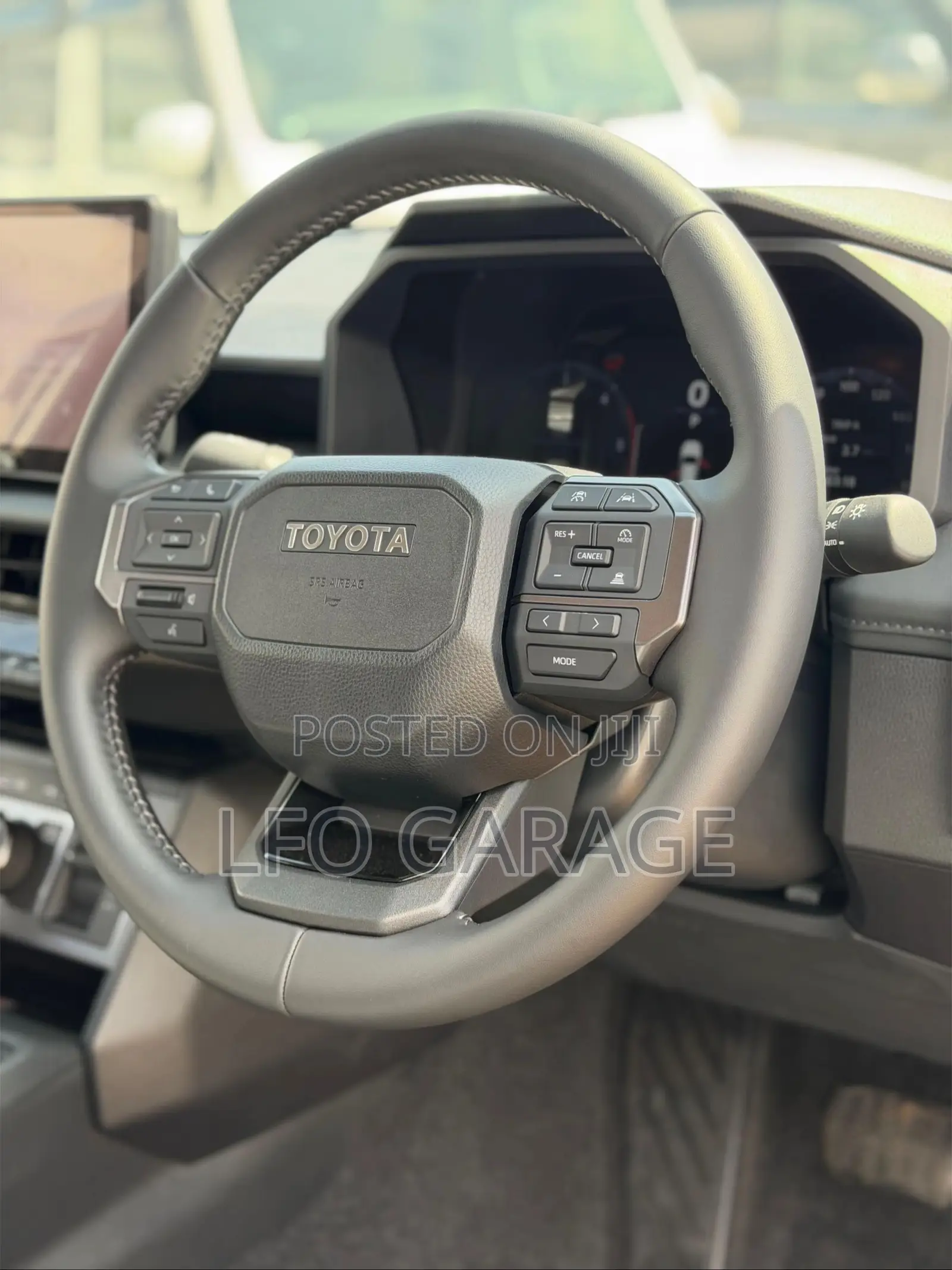 New Toyota Hilux 2025 Gray