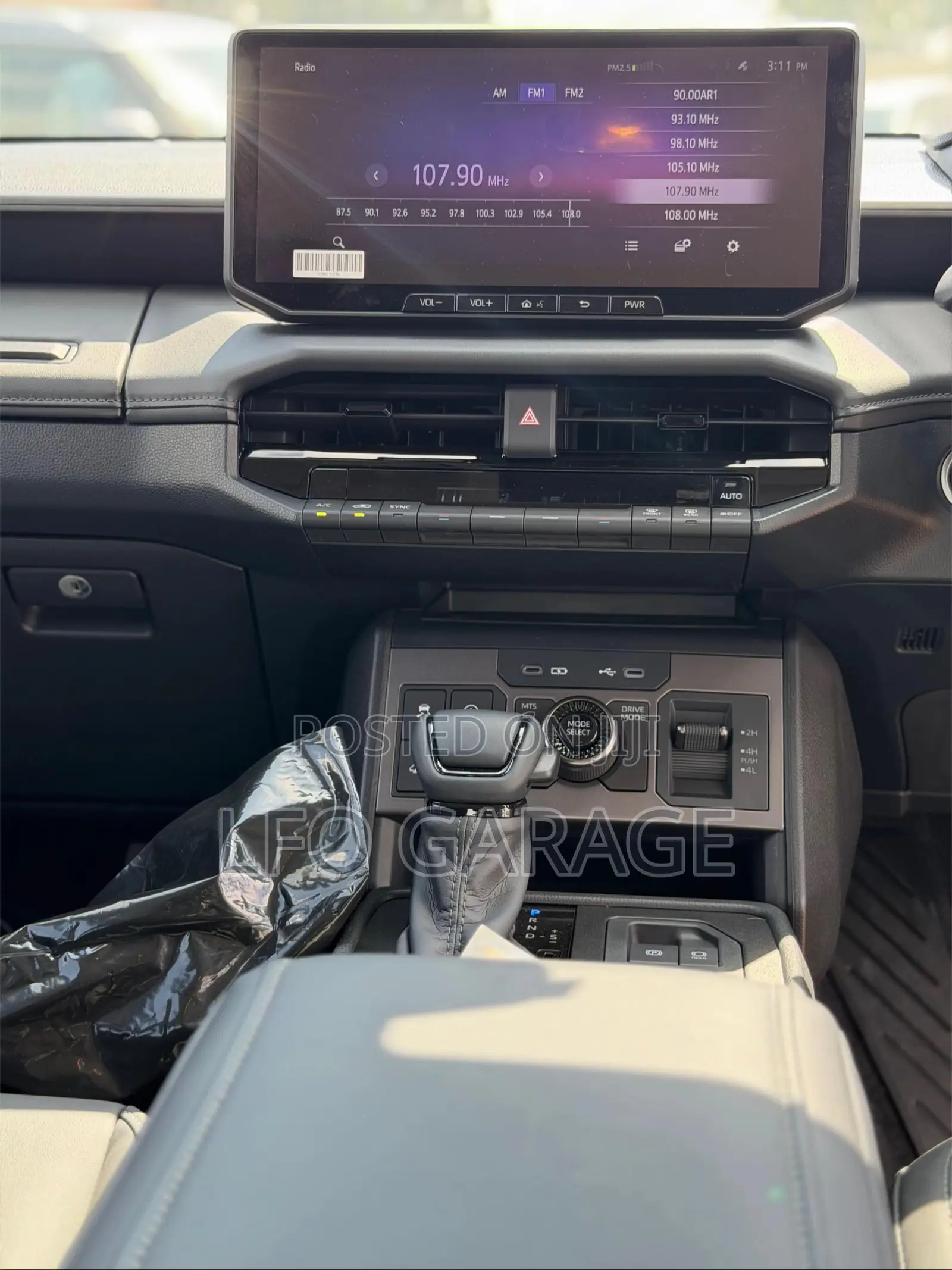 New Toyota Hilux 2025 Gray