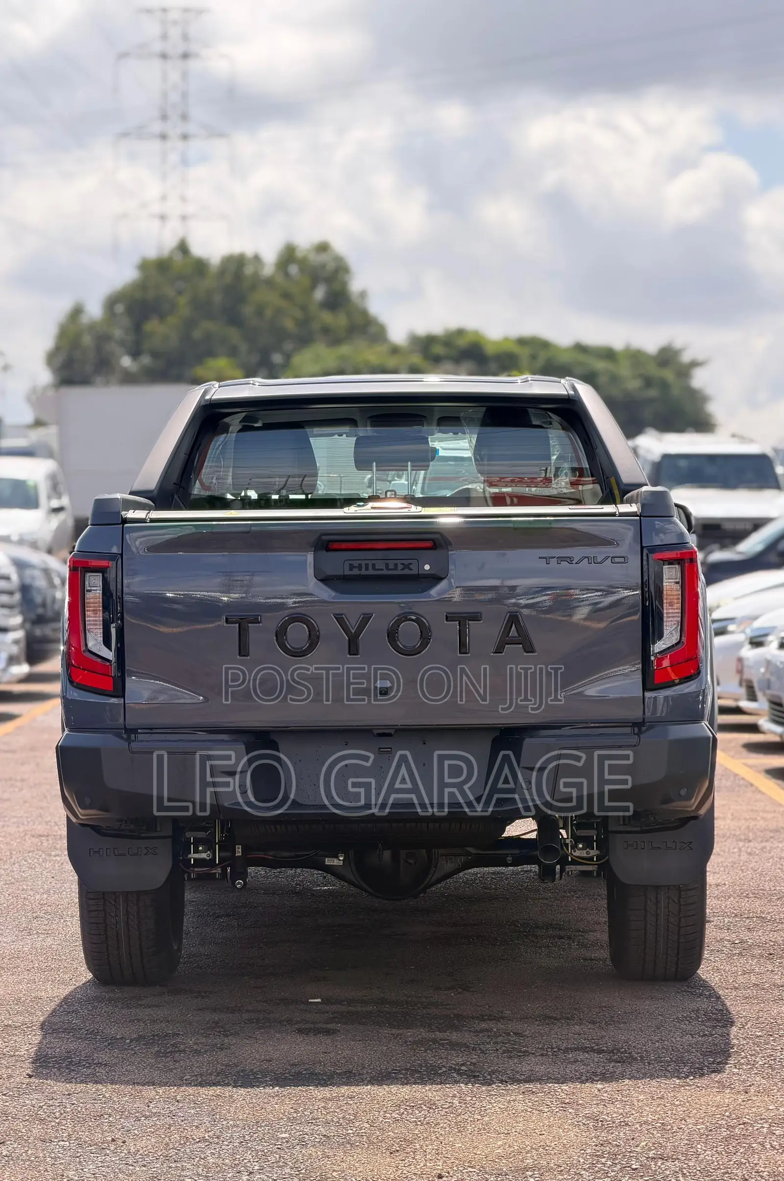 New Toyota Hilux 2025 Gray