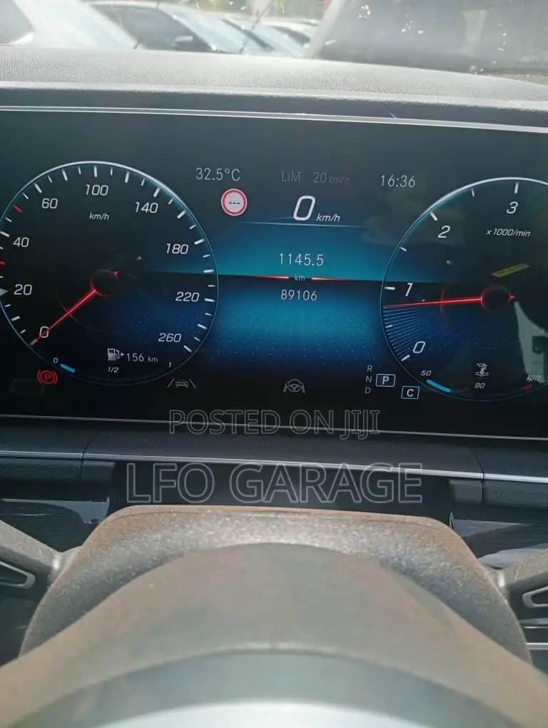 Mercedes-Benz GLE-Class GLE 300d 4MATIC 2019 White