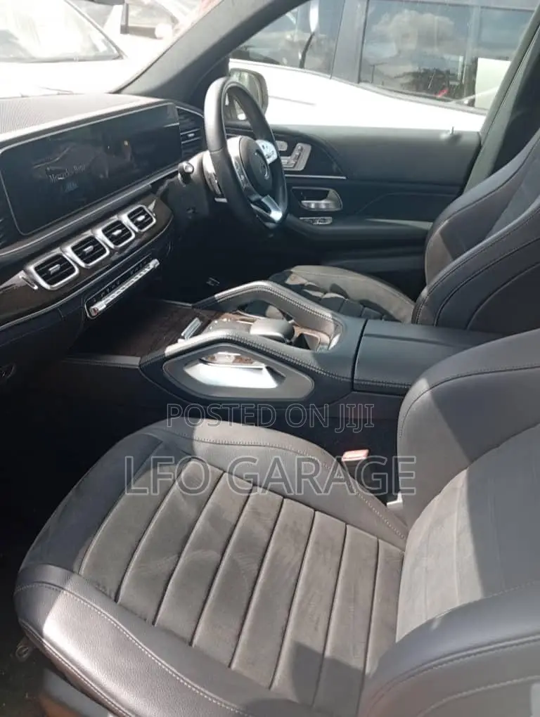 Mercedes-Benz GLE-Class GLE 300d 4MATIC 2019 White