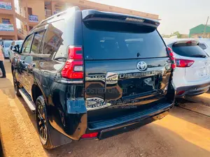 Toyota Land Cruiser Prado 2.8 2022 Black