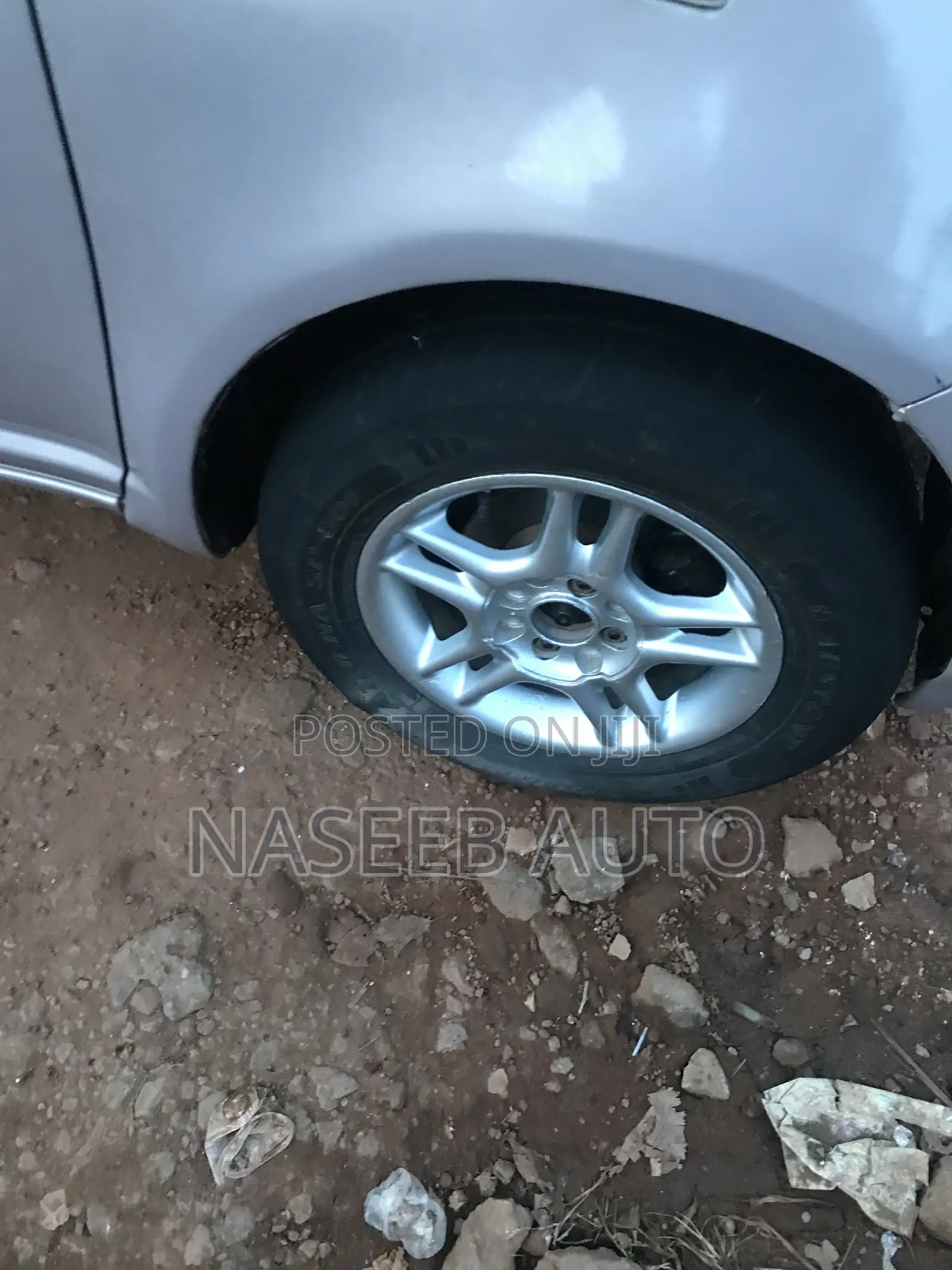 Toyota Vitz 2005 Silver
