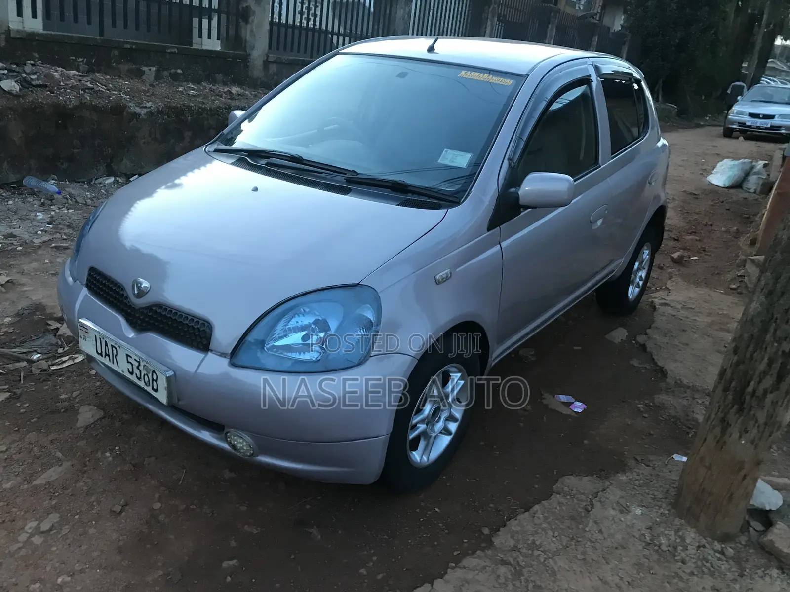 Toyota Vitz 2005 Silver