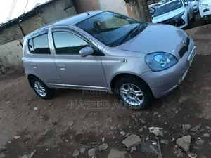 Toyota Vitz 2005 Silver