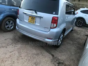 Toyota Corolla Rumion 2010 Silver