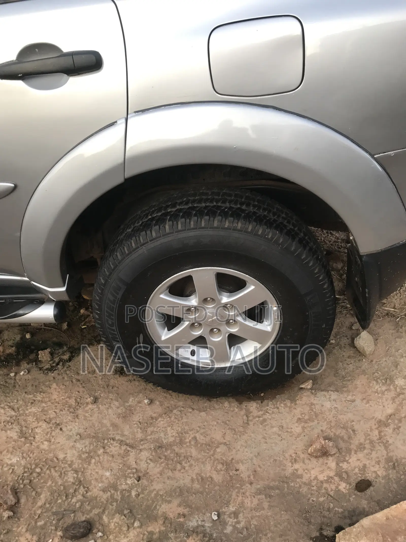 Mitsubishi Pajero Sport 2013 Silver