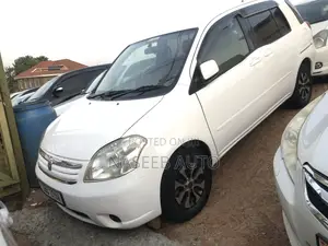 Toyota Raum 2006 White