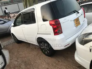 Toyota Raum 2006 White