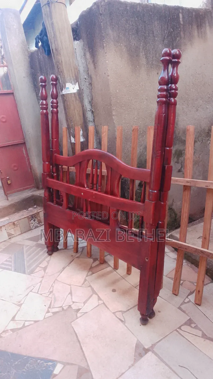 Used 4by6 Wooden Bed In Good Condition Up For Sale