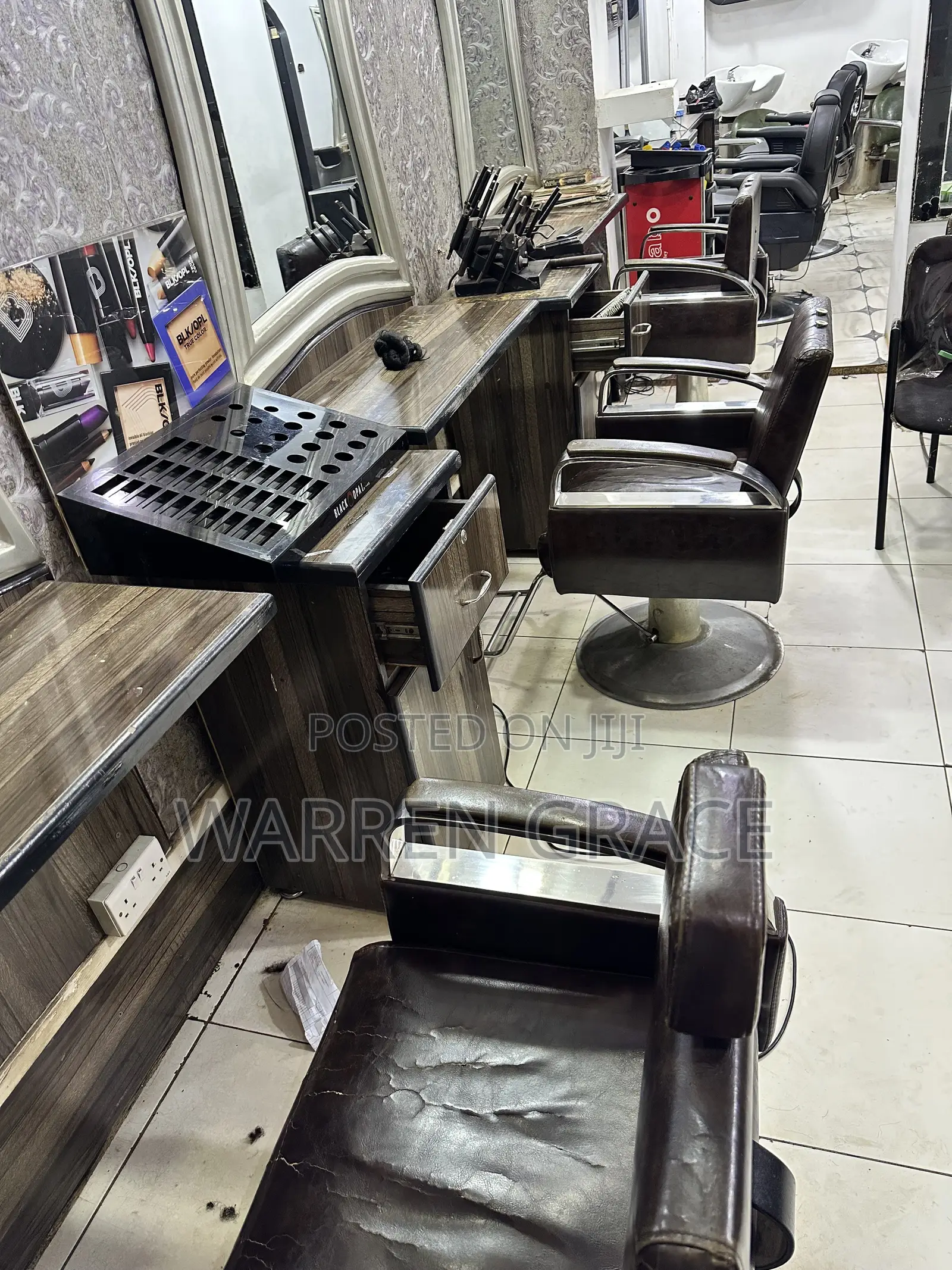 Commercial Business Space Available For Takeover – Kampala Cbd