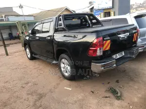 Toyota Hilux 2015 Black