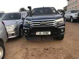 Toyota Hilux 2015 Black