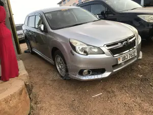 Subaru Legacy 2010 Silver