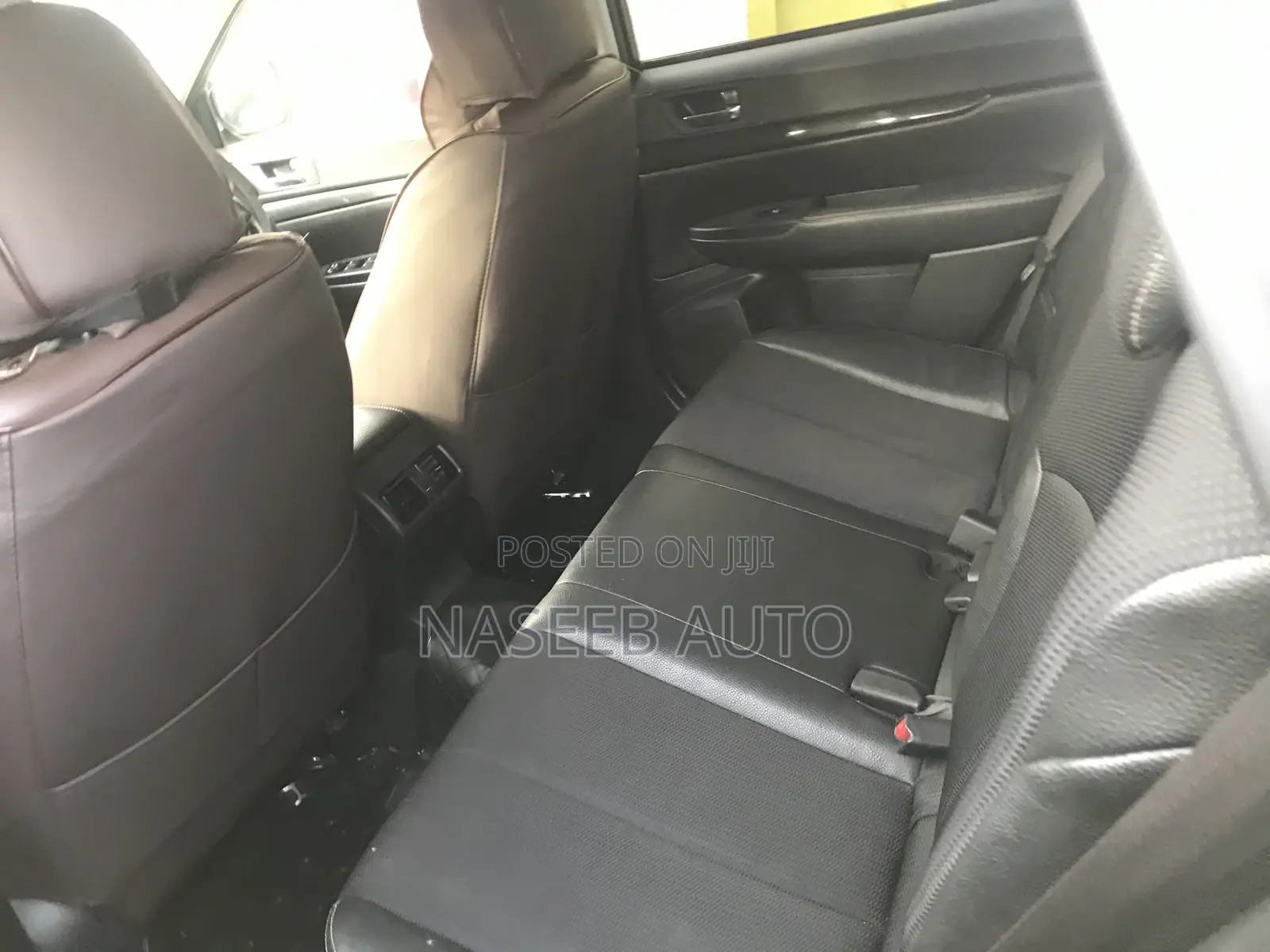 Subaru Legacy 2010 Silver