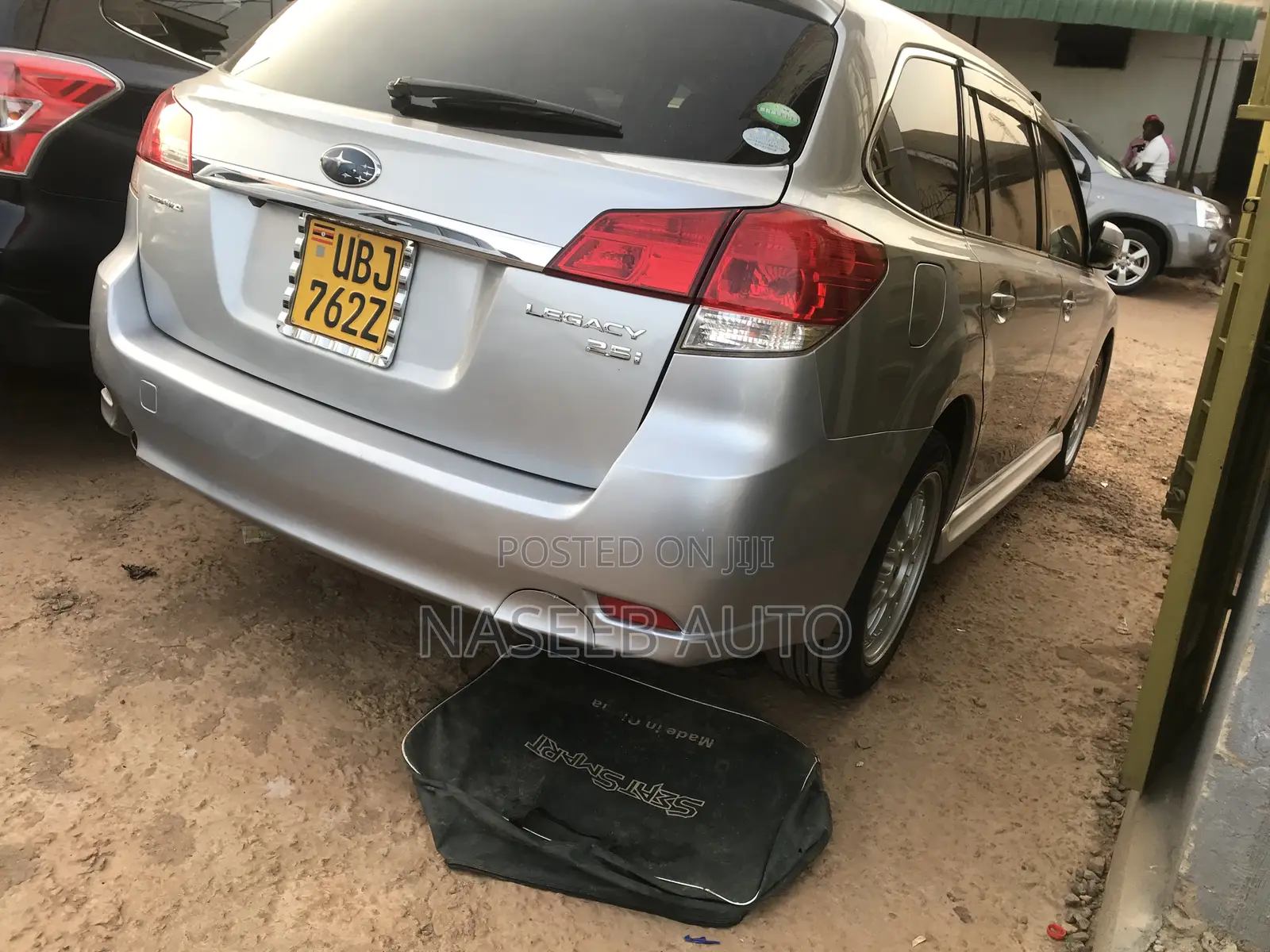 Subaru Legacy 2010 Silver