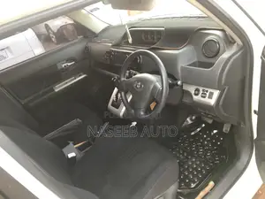 Toyota Corolla Rumion 2010 White