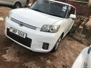 Toyota Corolla Rumion 2010 White