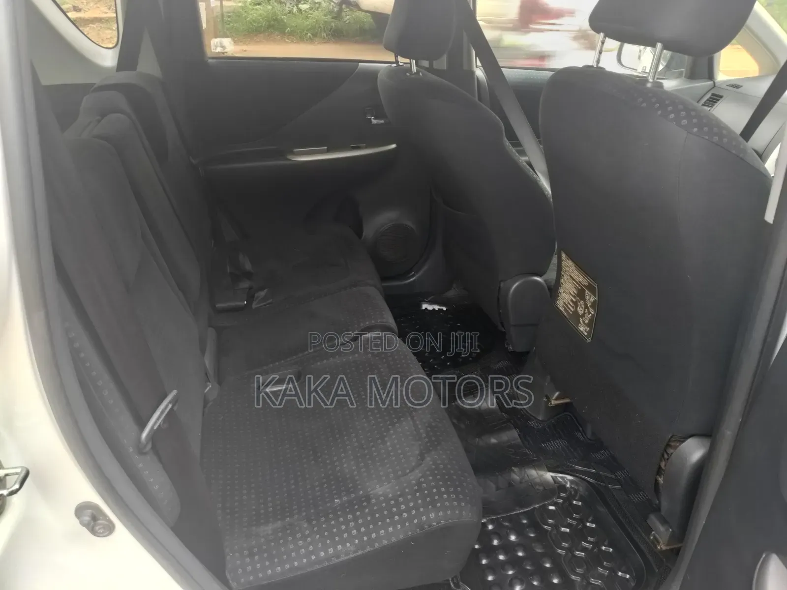 Toyota Ractis 1.5 AWD 2010 White