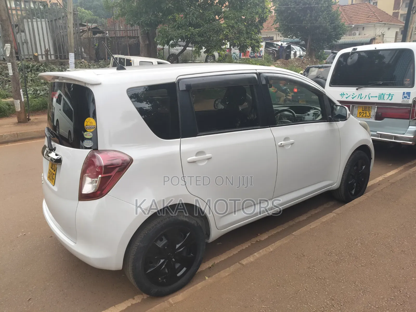 Toyota Ractis 1.5 AWD 2010 White