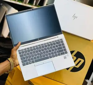 New Laptop HP EliteBook 830 G7 8GB Intel Core i7 SSD 256GB