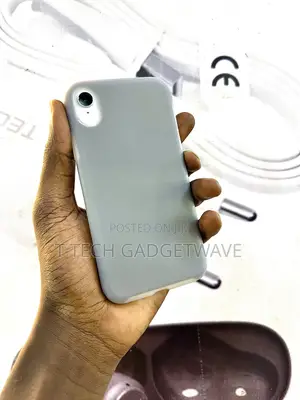 Apple iPhone XR 64 GB White