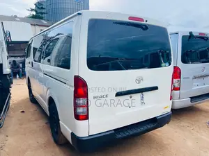 Toyota HiAce 2017 White