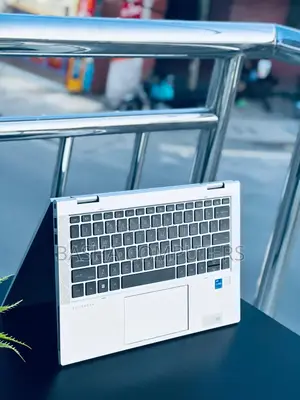 New Laptop HP EliteBook 830 G8 16GB Intel Core i7 SSHD+SSD 512GB