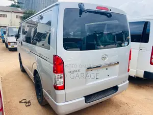 Toyota HiAce 2017 Silver