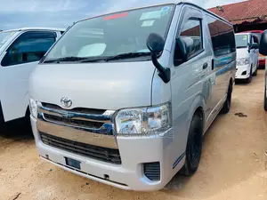 Toyota HiAce 2017 Silver