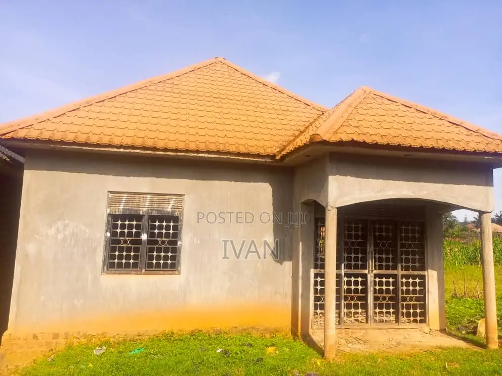 2bdrm House in Makindye for sale