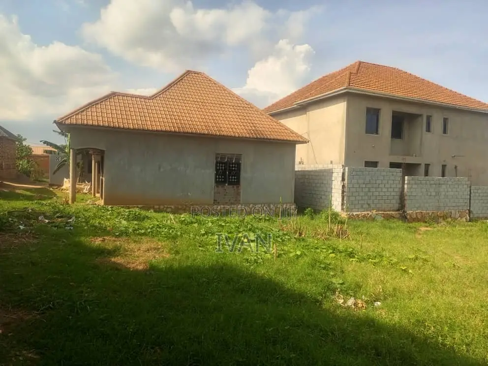 2bdrm House in Makindye for sale