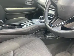 Honda Vezel 1.5 Hybrid 4WD 2014 Black