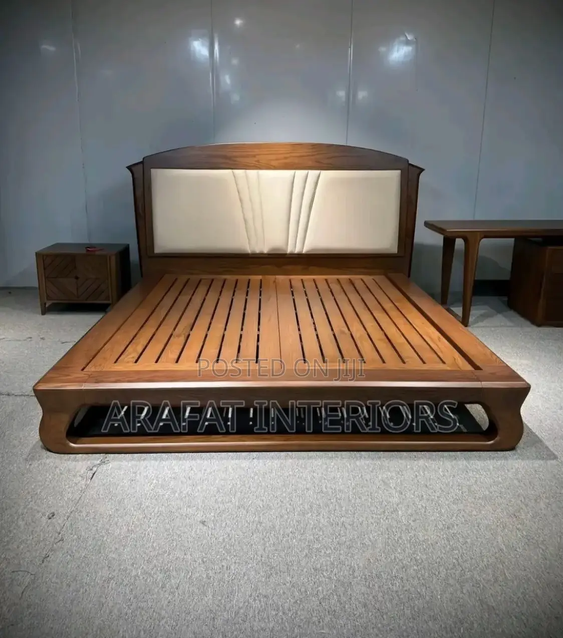 5by6 Mugavu Modern Walnut Platform Bed 
