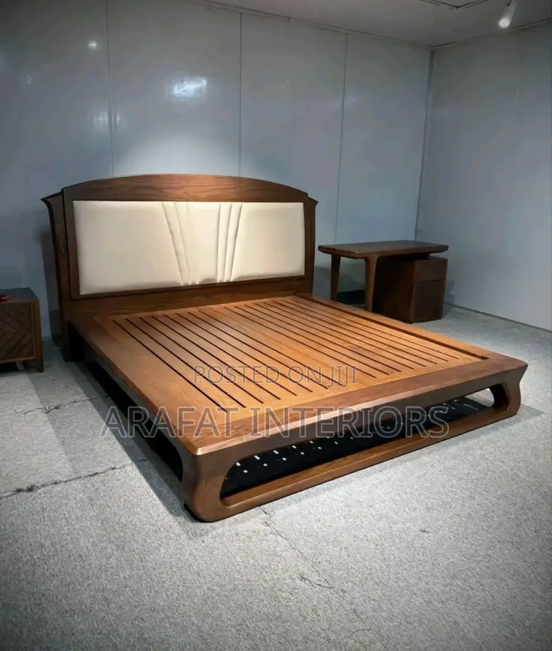 5by6 Mugavu Modern Walnut Platform Bed 