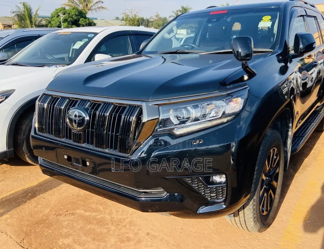 Toyota Land Cruiser Prado 2.8 2022 Black