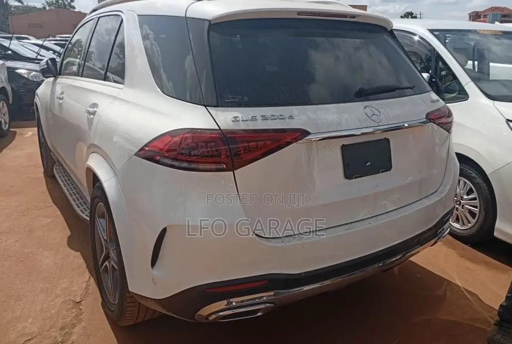 Mercedes-Benz GLE-Class GLE 300d 4MATIC 2019 White