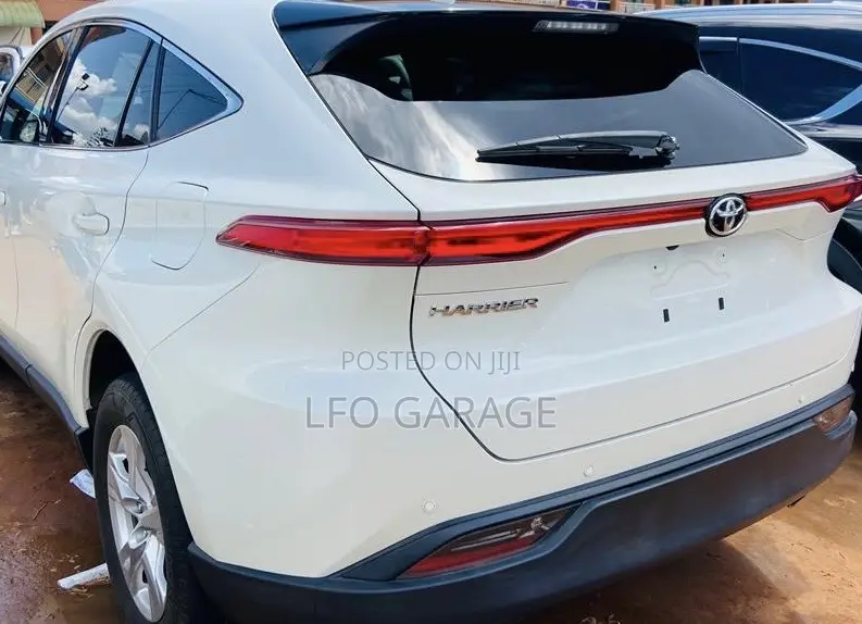 Toyota Harrier 2.0 4WD 2021 White