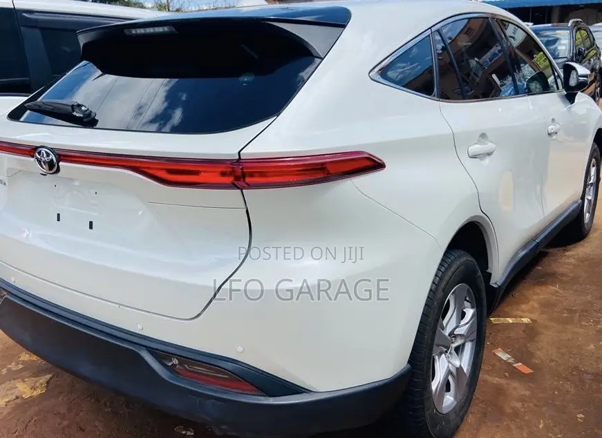 Toyota Harrier 2.0 4WD 2021 White