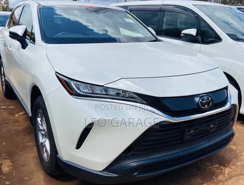 Toyota Harrier 2.0 4WD 2021 White
