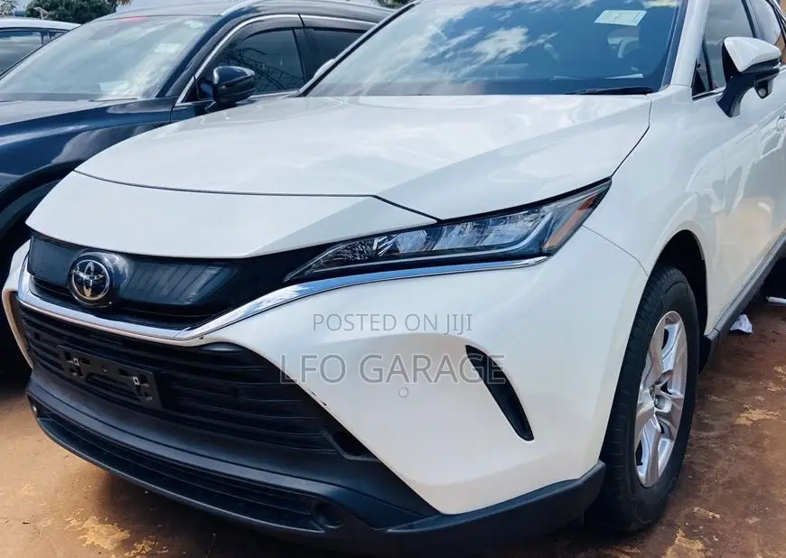Toyota Harrier 2.0 4WD 2021 White