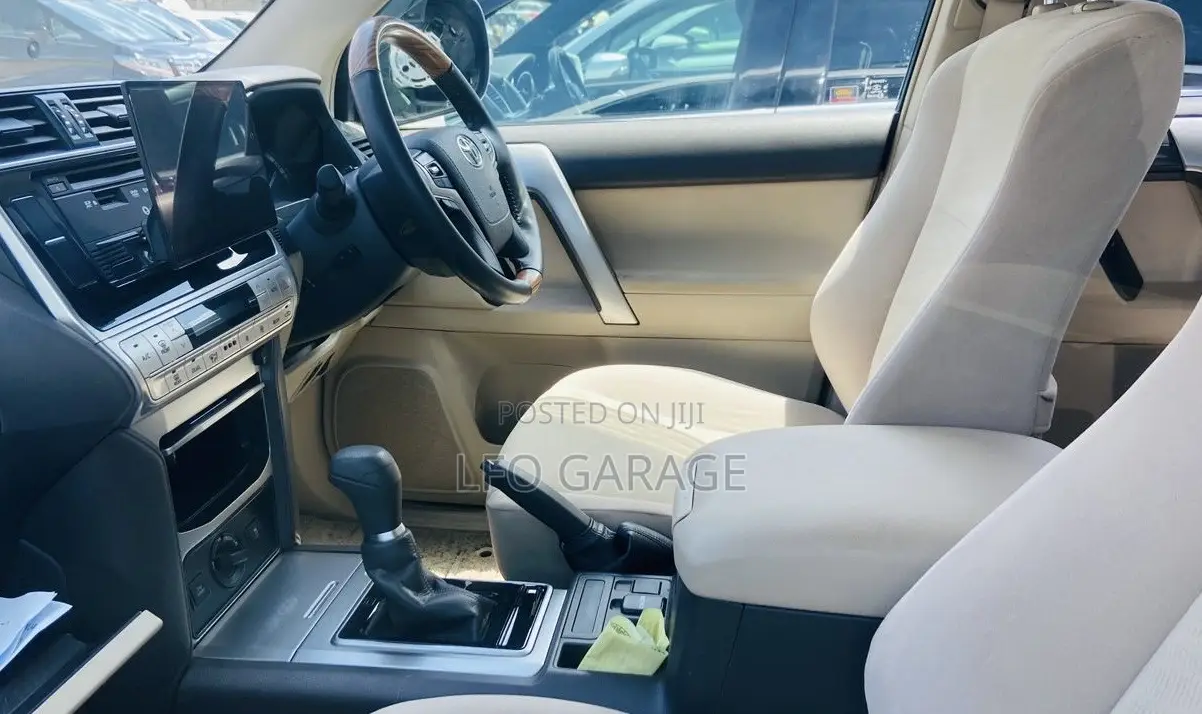 Toyota Land Cruiser Prado 2018 White