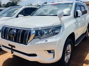 Toyota Land Cruiser Prado 2018 White