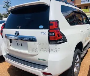 Toyota Land Cruiser Prado 2018 White