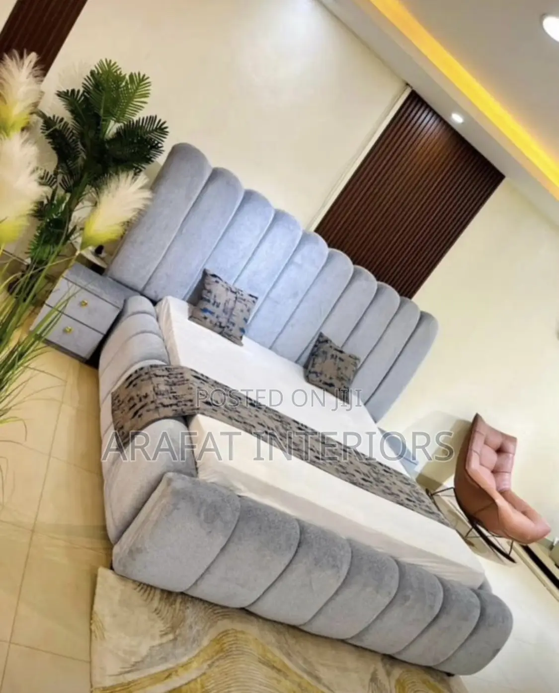 Stunning Light Gray Modern Upholstered Bed