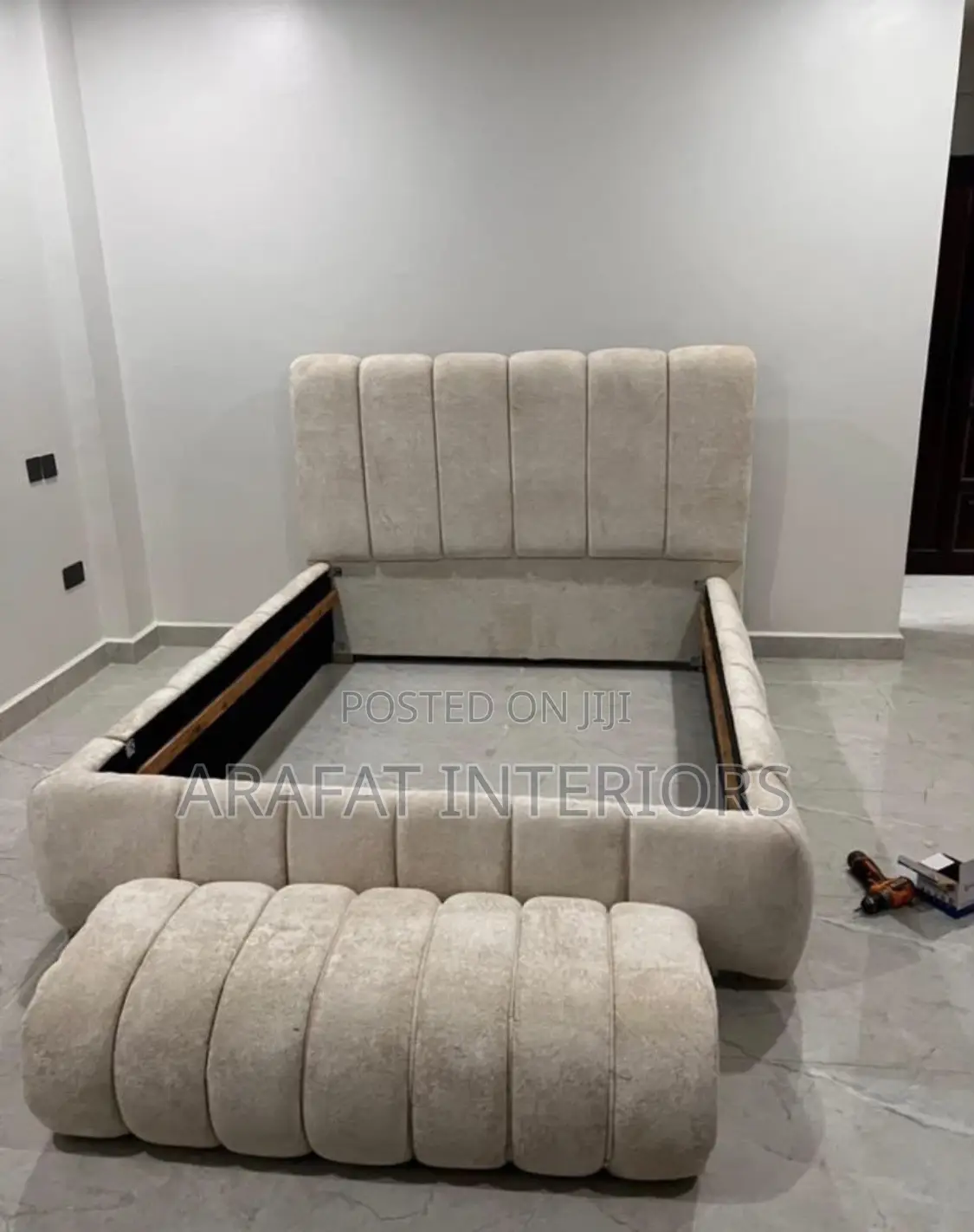 4by6 Brand New / Excellent Condition Beige Modern Upholstered Bed