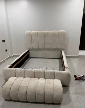 4by6 Brand New / Excellent Condition Beige Modern Upholstered Bed