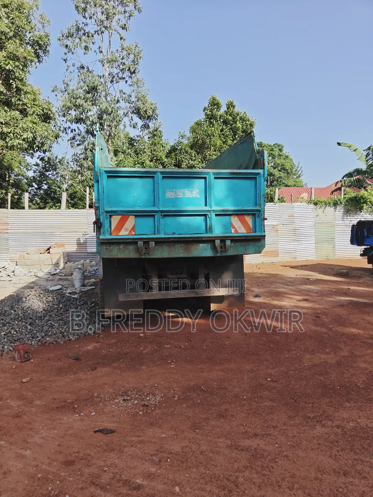 Mitsubishi Fuso Dump Truck