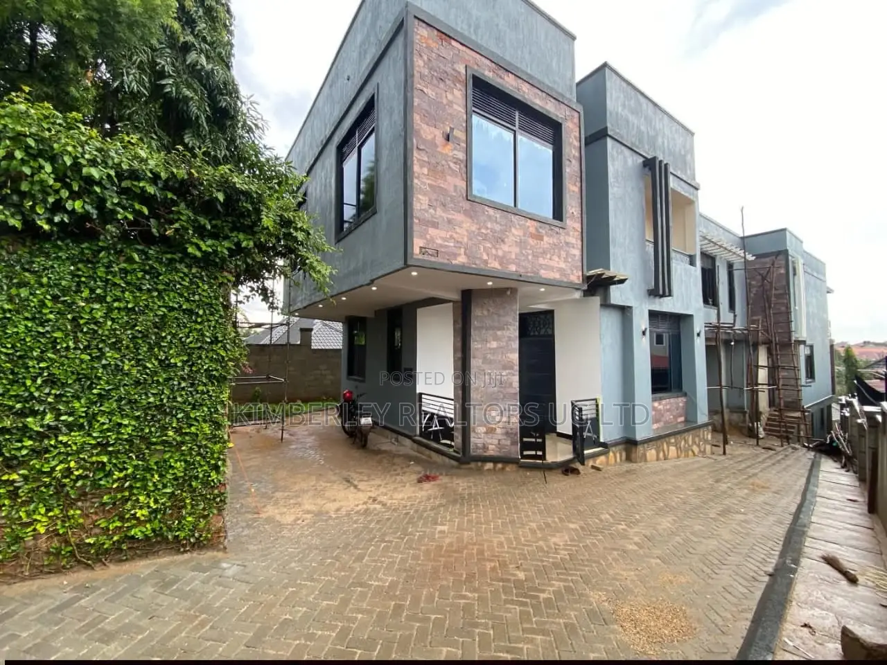 4bdrm Condo in Mukono TC for sale